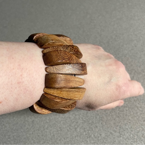 Vintage Wooden Stretch Bracelet - Picture 1 of 5